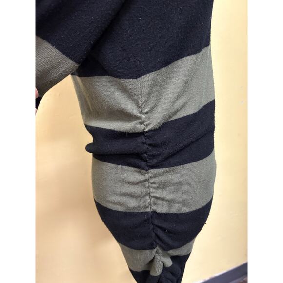 Love Always Sweater Ruched Side/Sleeve Wide V-Neck Olive Green and Black Size M - Picture 4 of 8